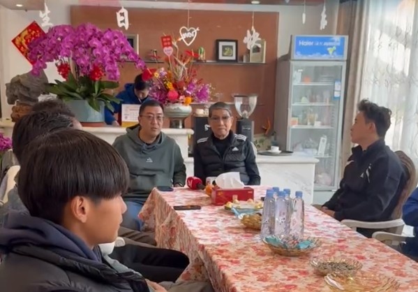  徐根寶寄語(yǔ)申花球員：世界杯出線才是硬道理，要為國(guó)家隊(duì)爭(zhēng)取榮譽(yù)