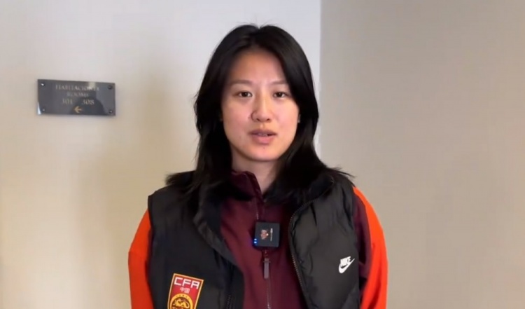  汪琳琳：范迪克是我的偶像和目標，希望變成他那樣全面的中后衛(wèi)