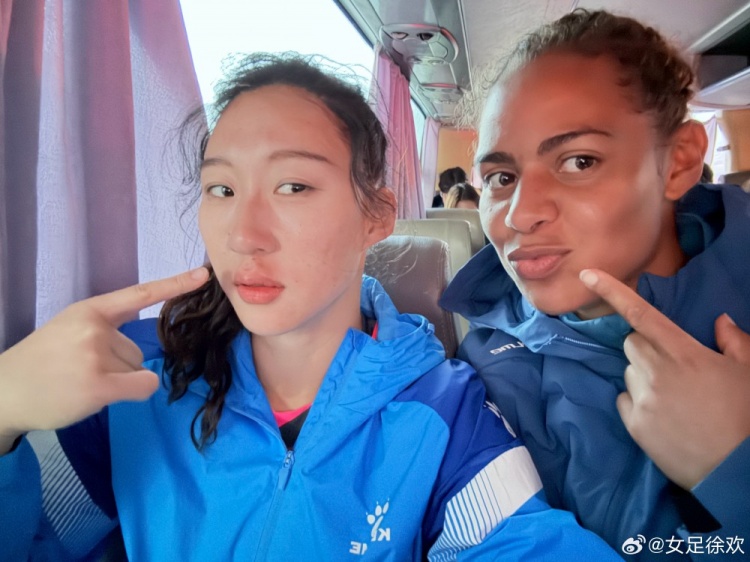  神勇！女足國門徐歡曬照，比賽中被球砸臉仍力保球門不失